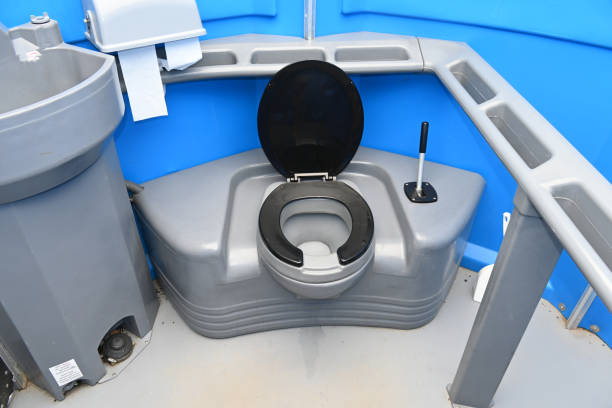 Best Affordable portable toilet rental  in Waukesha, WI
